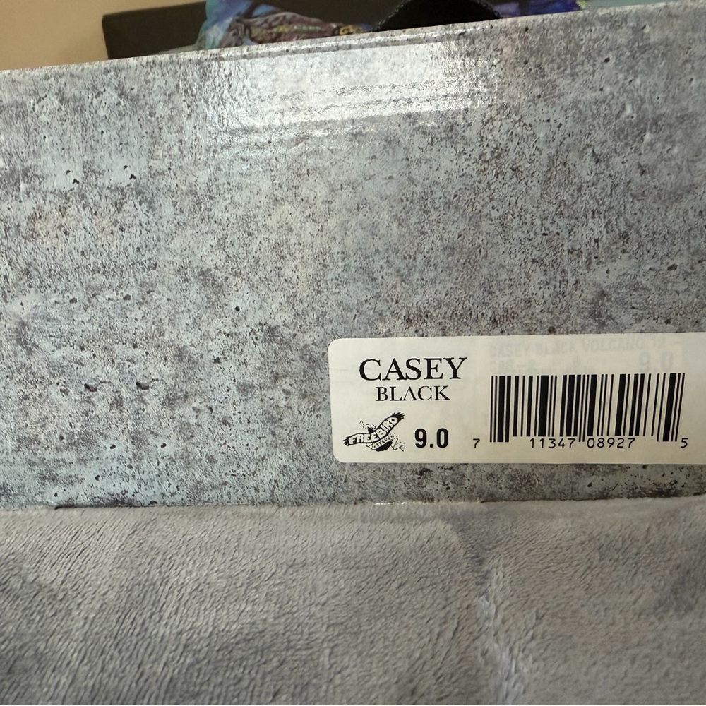 NIB Freebird by Steven “Casey” - Picture 4 of 4